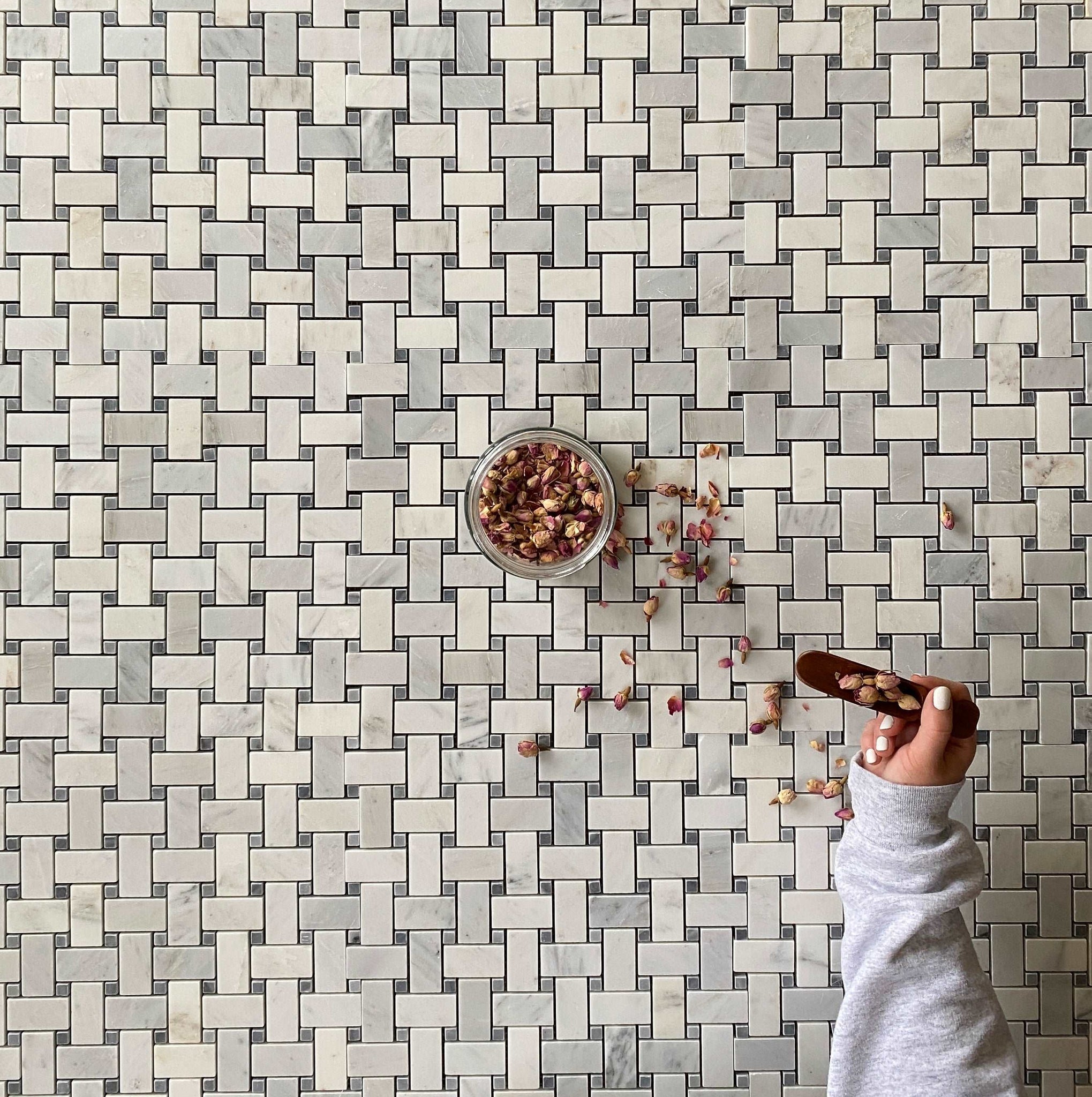 Arabescato Blue Marble Mosaic Wall Tile - Polished Basketweave with Blue Dot Detail, 12"x12" (Chip Size 1"x2")